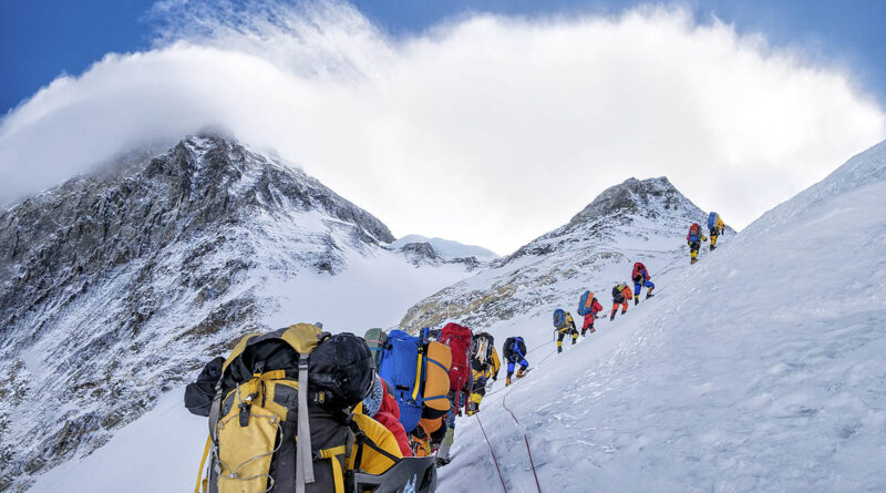 उत्तराखंड में पर्वतारोहण को नई उड़ान, 83 प्रमुख हिमालयी चोटियां पर्वतारोहियों के लिए खुलीं