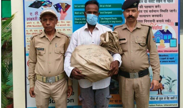 पटेलनगर क्षेत्र में हुई चोरी की घटना का दून पुलिस ने किया खुलासा, आरोपी गिरफ्तार